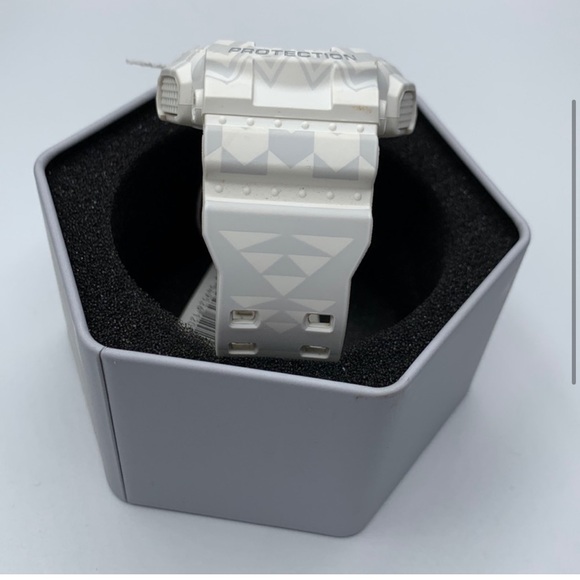 Men’s G Shock GA Tribal Pattern Watch - Picture 3 of 12